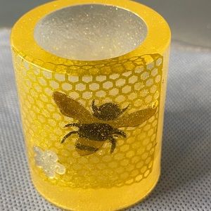 Resin bumblebee shot glass